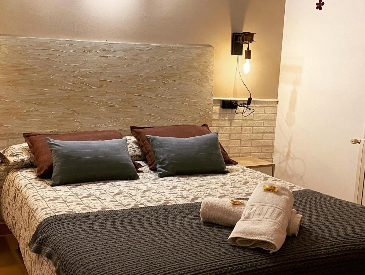 Hostal La Cuineta De Cal Triuet Gósol Exteriör bild