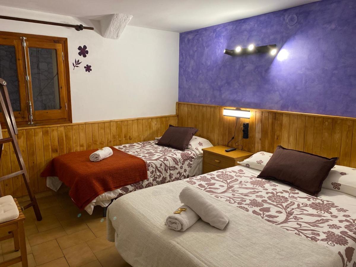 Hostal La Cuineta De Cal Triuet Gósol Exteriör bild