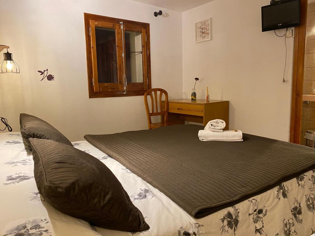 Hostal La Cuineta De Cal Triuet Gósol Exteriör bild