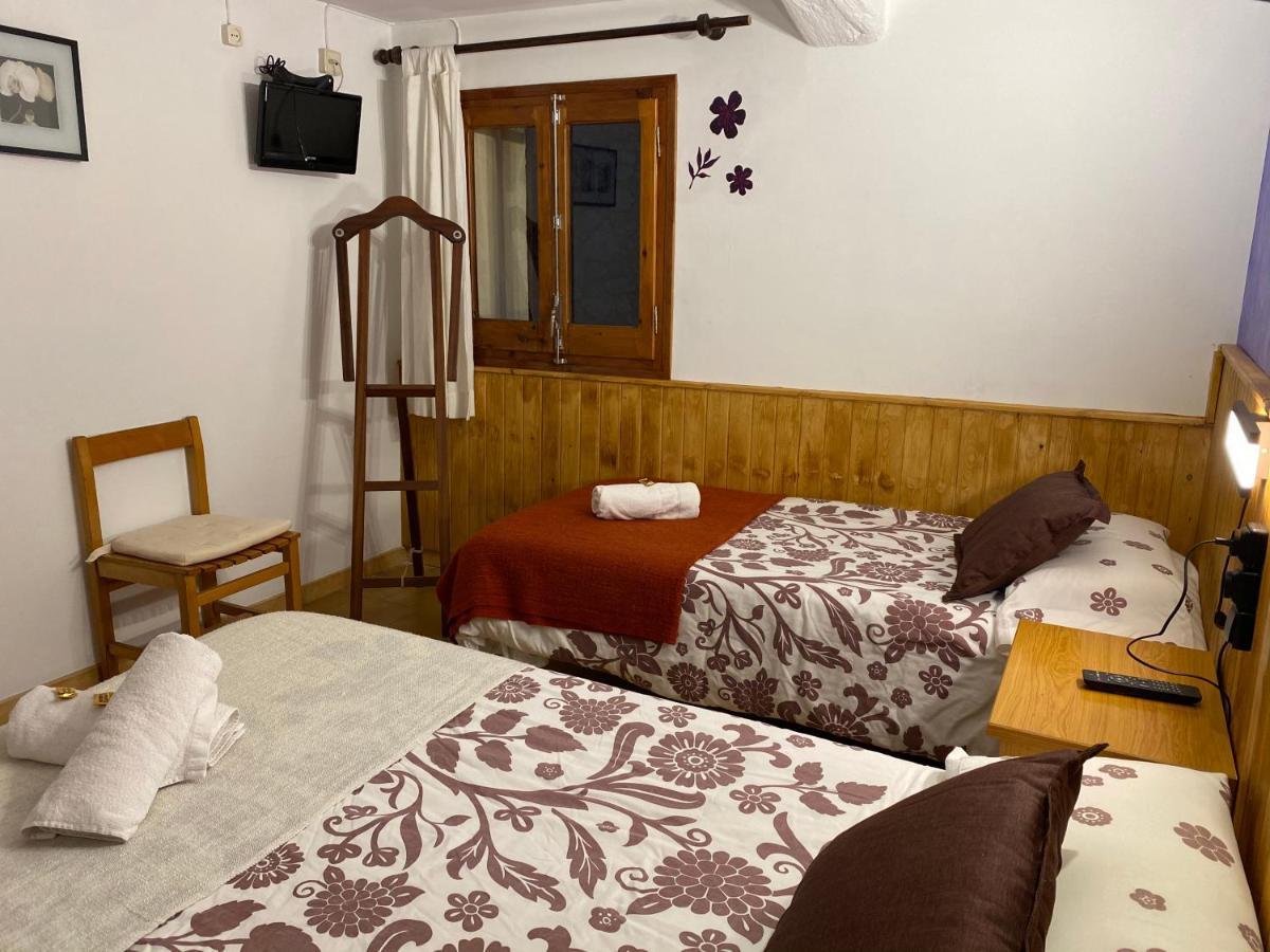 Hostal La Cuineta De Cal Triuet Gósol Exteriör bild