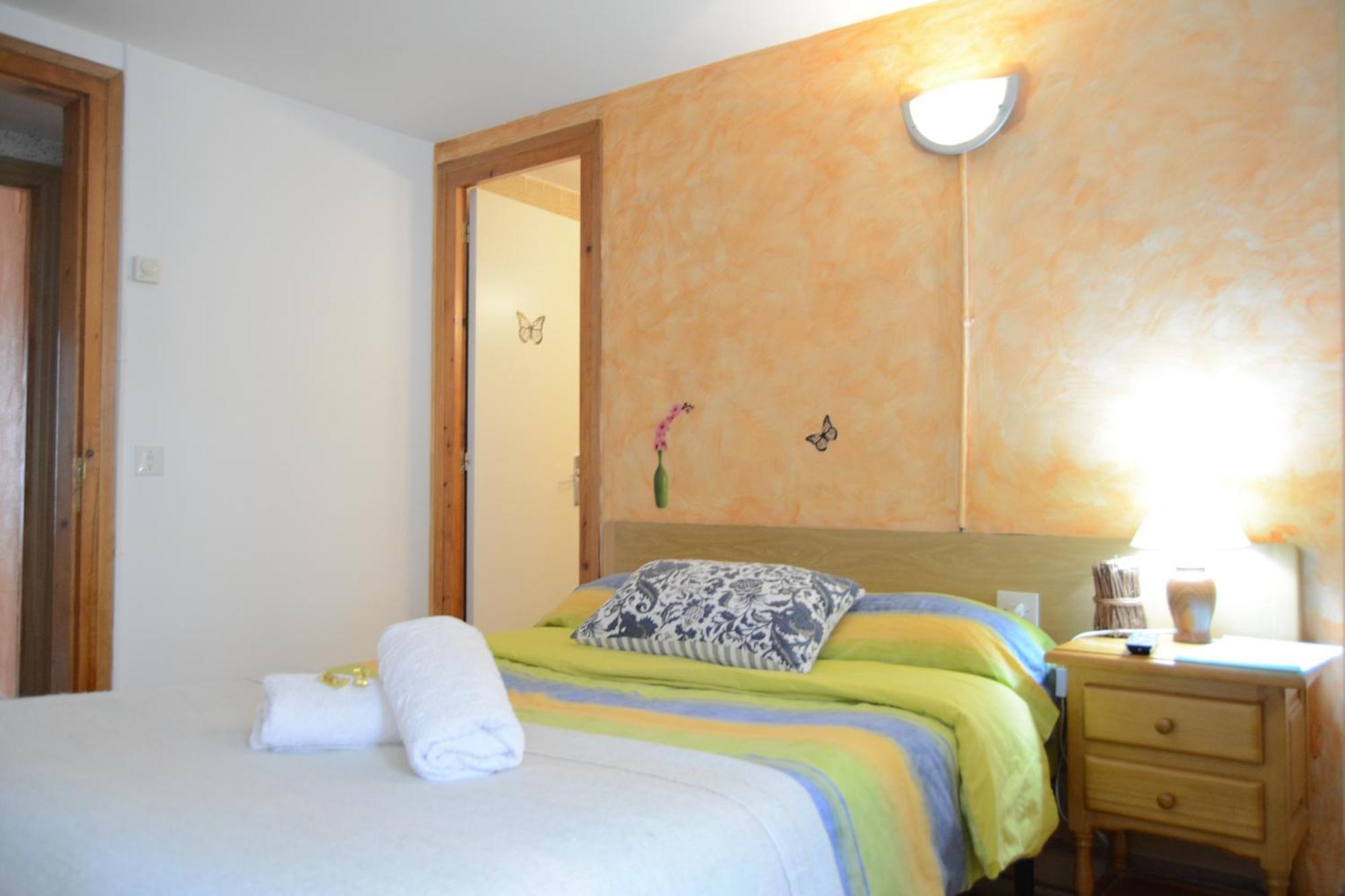 Hostal La Cuineta De Cal Triuet Gósol Rum bild
