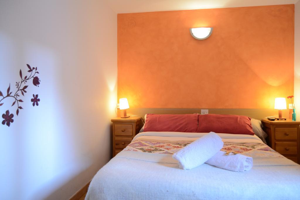 Hostal La Cuineta De Cal Triuet Gósol Rum bild
