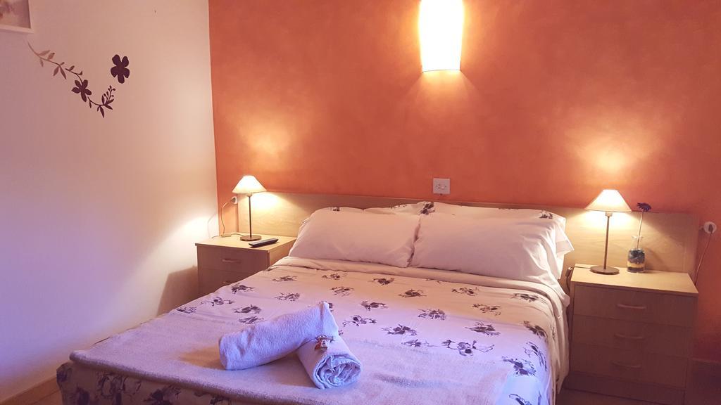 Hostal La Cuineta De Cal Triuet Gósol Exteriör bild