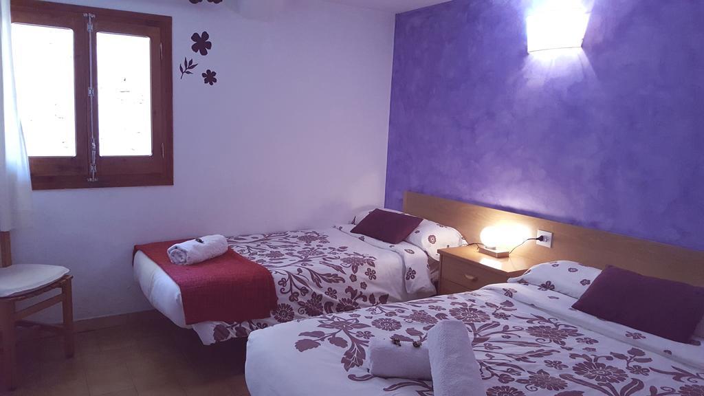 Hostal La Cuineta De Cal Triuet Gósol Exteriör bild