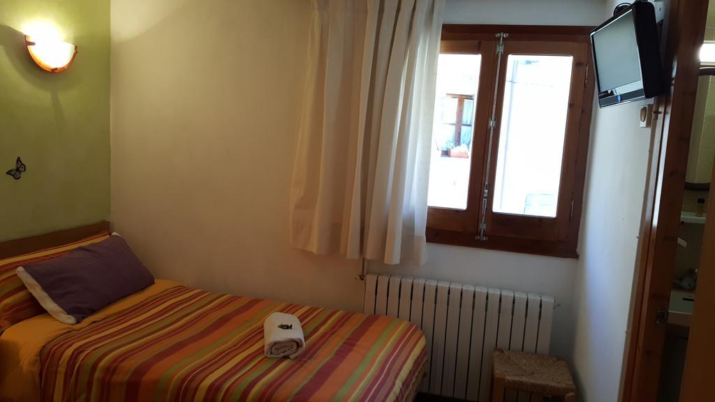 Hostal La Cuineta De Cal Triuet Gósol Exteriör bild